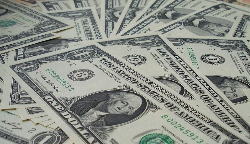 Six business groups back amendments to bank secrecy laws; Aimed at fighting corruption and money laundering