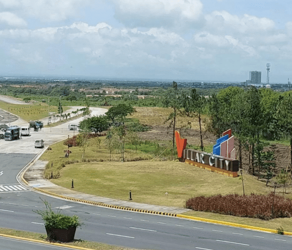 SEC revokes accreditation of appraiser tapped by Villar Land; Cited for erroneous increases in some Villar Land assets