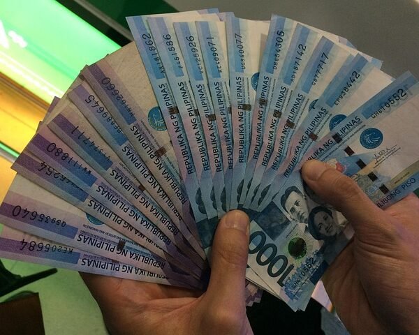 Domestic liquidity expands faster in October