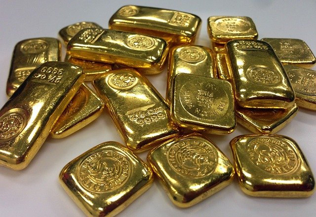 Gold prices go past $5,000 for first time